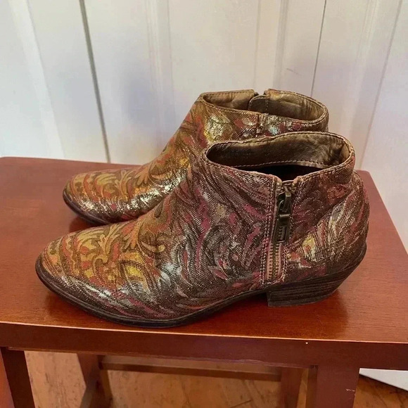 Stunning gold fabric very volatile booties size 7 - Picture 3 of 9